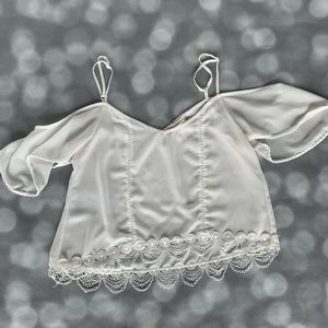 Boutique white cropped blouse